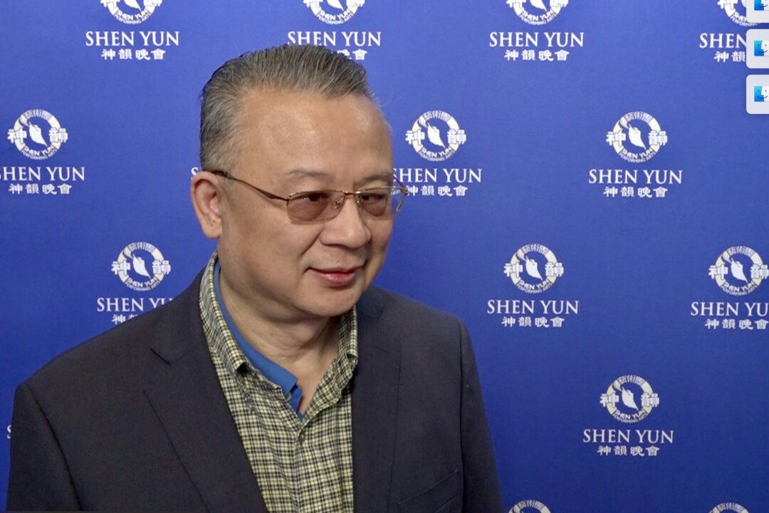 Violinist Guangxun Hua is a longtime fan of Shen Yun Performing Arts and enjoyed his fifth performance at the Jones Hall for the Performing Arts in Houston, on Dec. 31, 2019. (NTD Television)