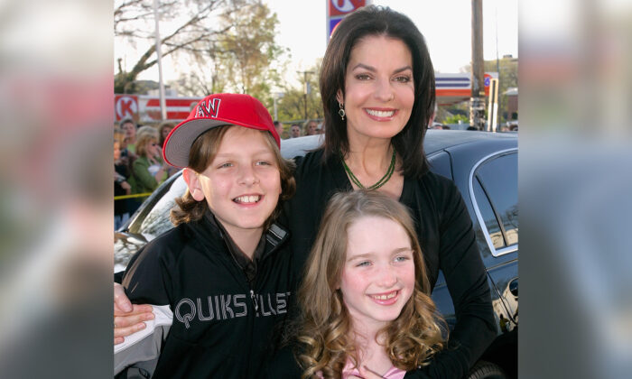 Sela Ward Kids