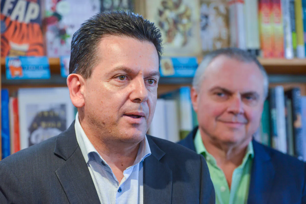 Nick Xenophon speaks to the press in the Adelaide Hills town of Stirling on July 3, 2016. (Brenton Edwards/AFP via Getty Images)