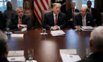 Trump, Commerce Secretary Send Signal That China Deal Can Wait
