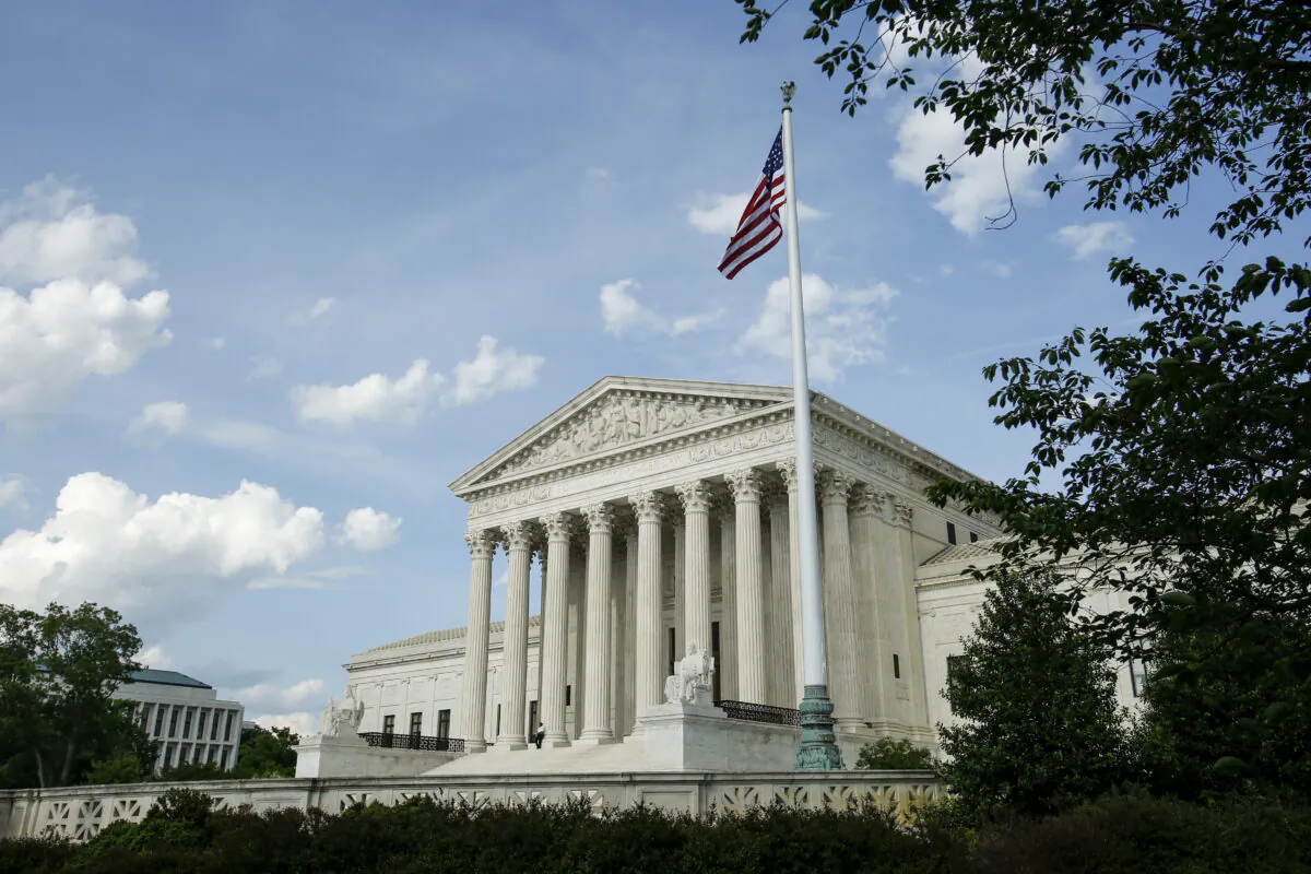 The Supreme Court of the United States in Washington on May 7, 2019. (Samira Bouaou/The Epoch Times)