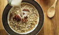 8 Amazing Health Benefits of Eating a Bowl of Oatmeal Every Morning