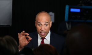 Booker Says Top 6 Democratic Candidates Have 'No Diversity Whatsoever'