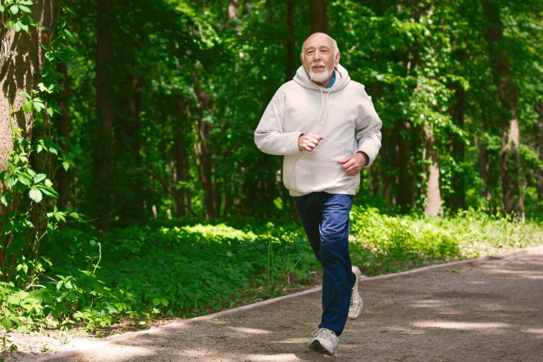 Healthy genes can protect many people against dementia, but poor physical fitness can negate that benefit, new research suggests. (Prostock-studio/Shutterstock)