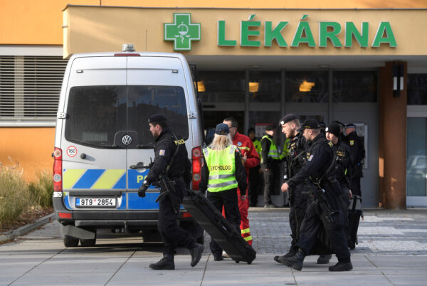 Police-Czech-Republic-hospital