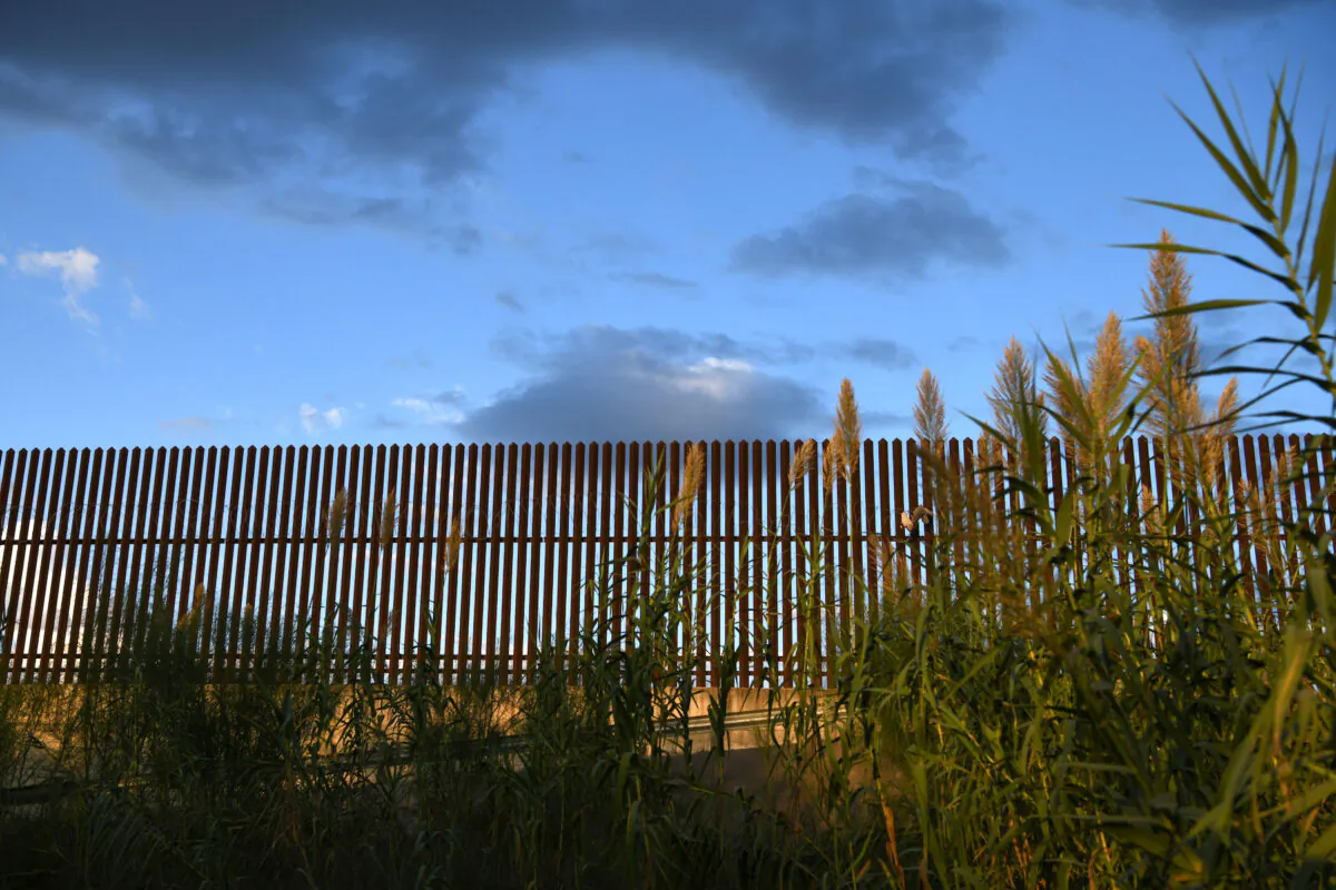 A section of border fence is pictured by the U.S.-Mexico border in the Rio Grande Valley near Hidalgo, Texas, on Oct. 7, 2019. (Loren Elliott/Reuters)