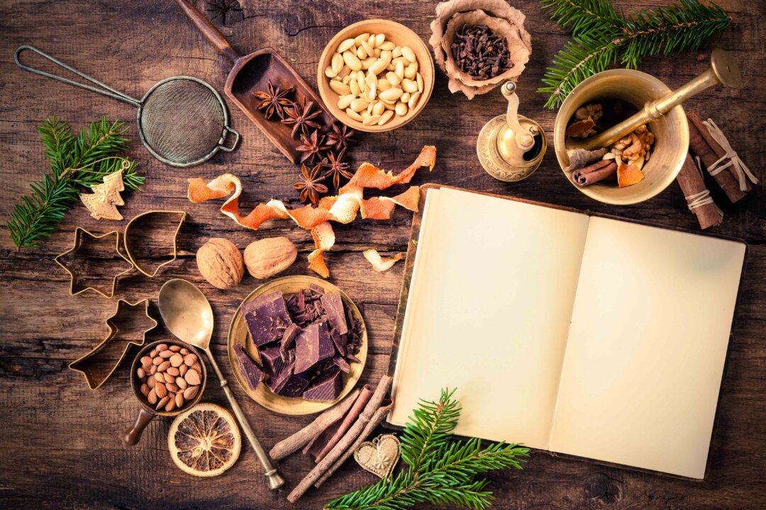 Common holiday spices like cinnamon and nutmeg contain medicinal compounds. (Alexander Raths/Shutterstock)