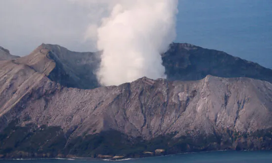 New Zealand Police Suspend Search for 2 Missing in Deadly Eruption