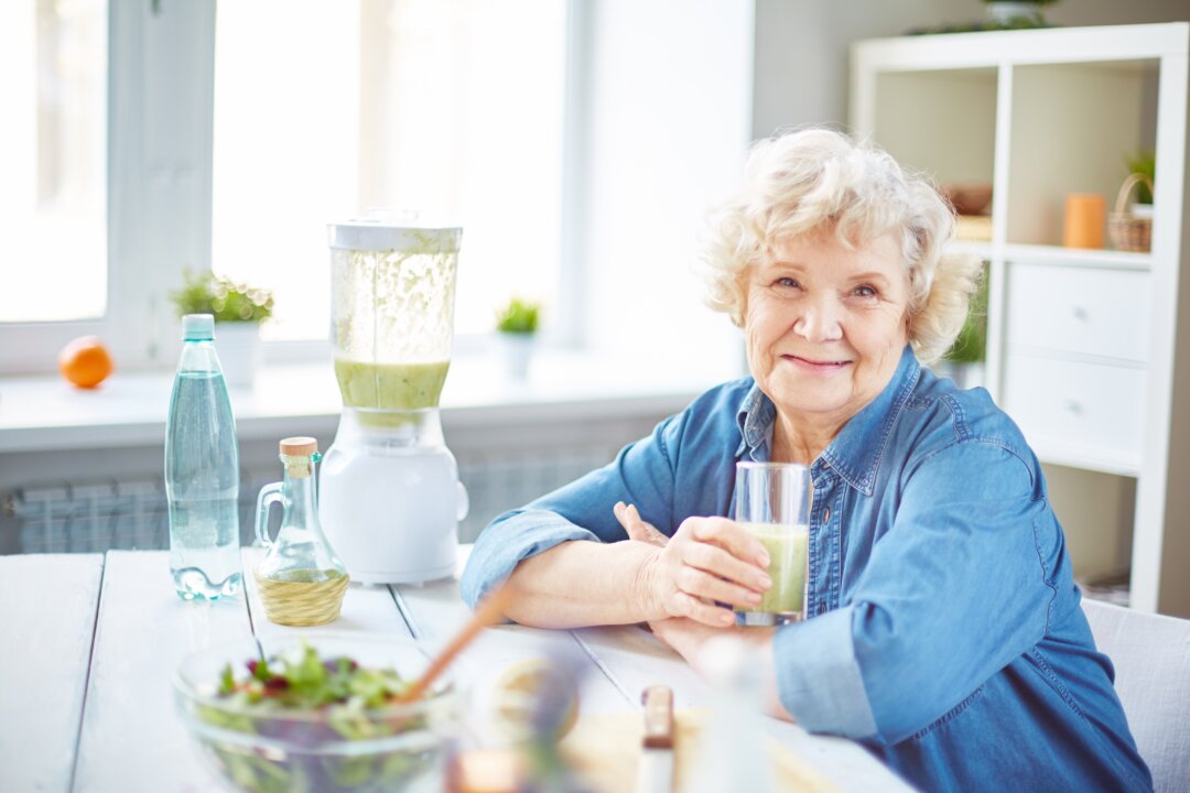 Water isn't the only way to stay hydrated. Fruit and vegetable smoothies are a fantastic way to get your fluids. (Pressmaster/Shutterstock)