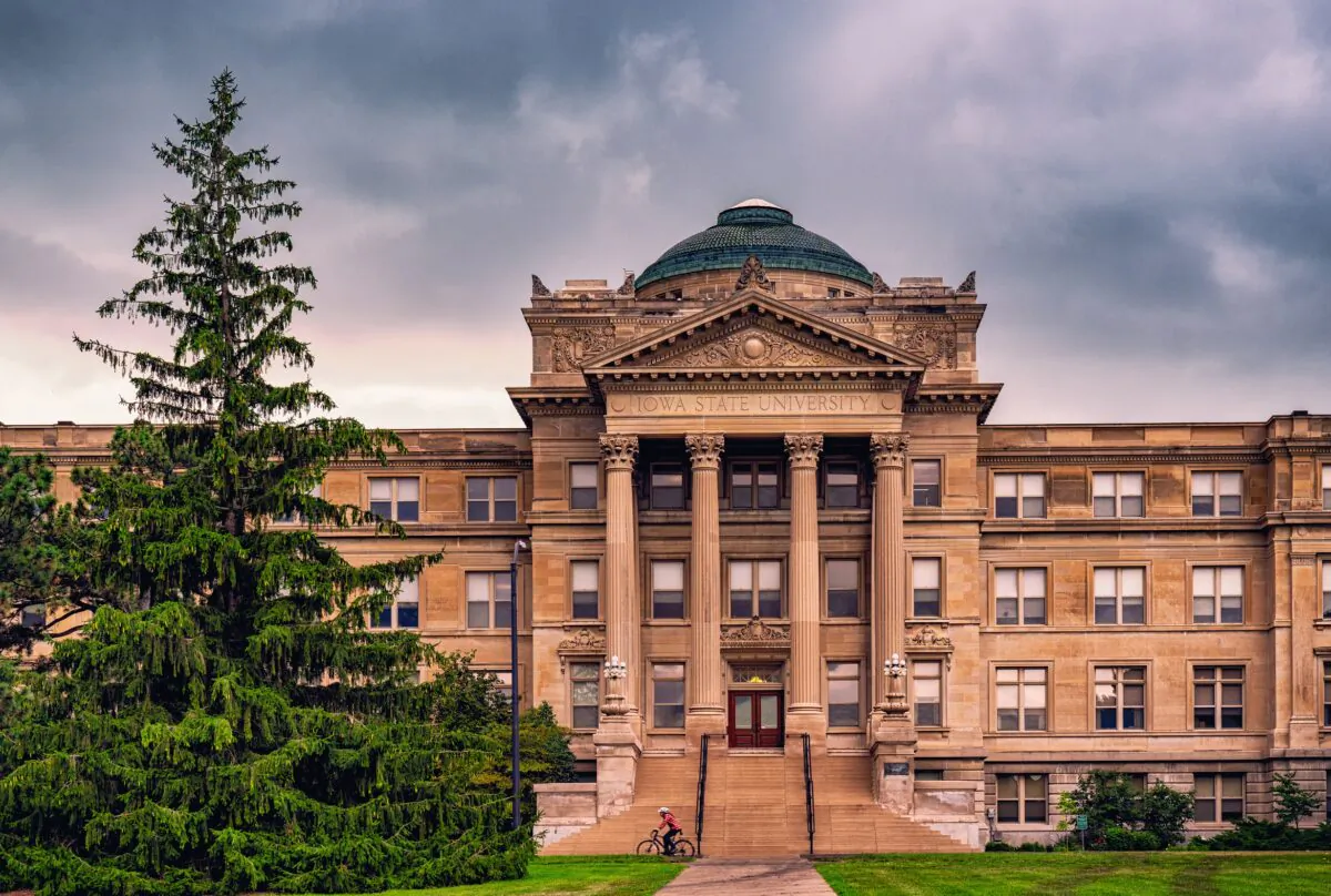 Beardshear Hall at the Iowa State University campus in Ames, Iowa, on Aug. 14, 2019. (Tony Webster via Wikimedia Commons, Attribution-Share Alike 2.0 Generic license)