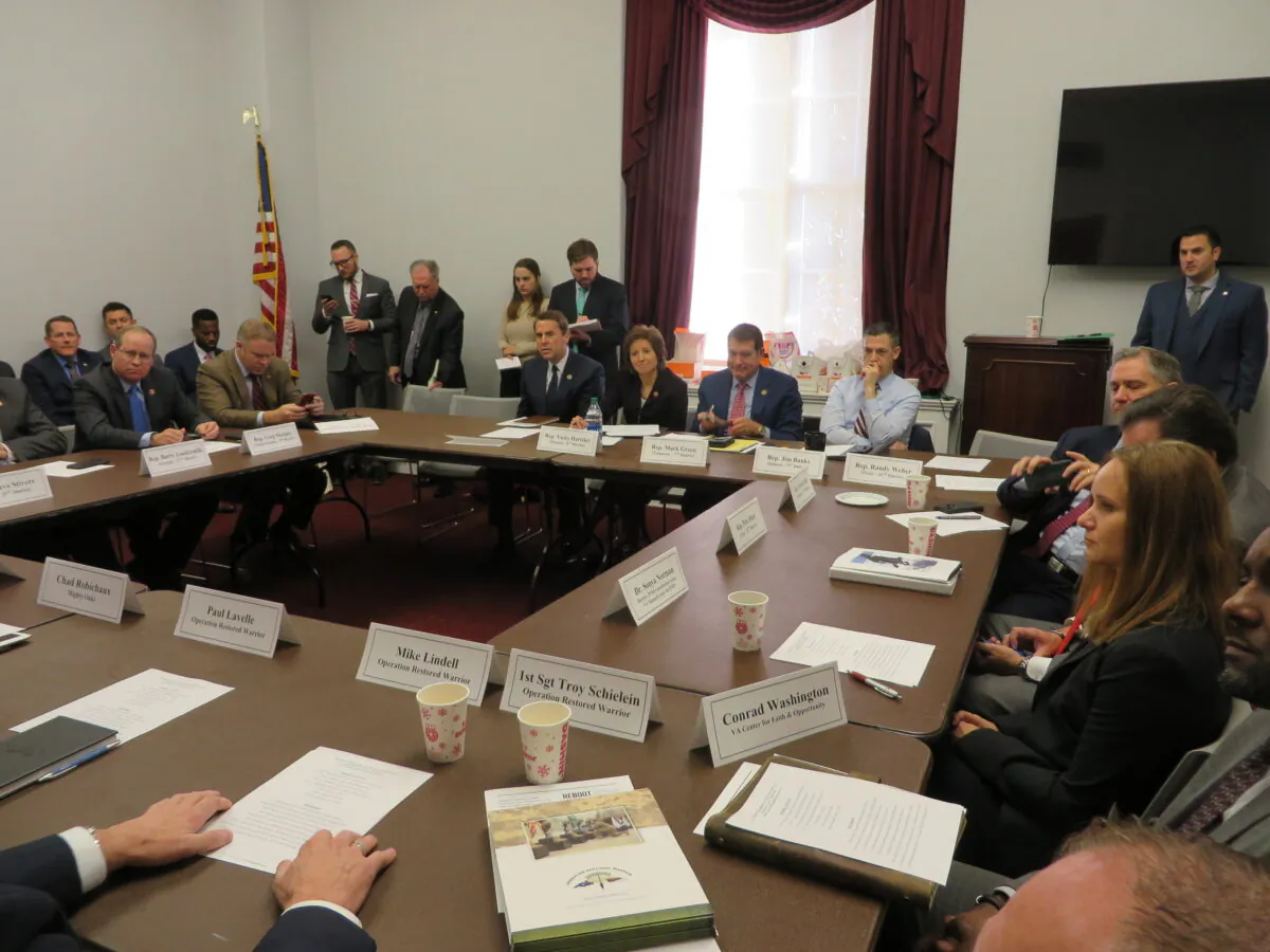 Congress held a roundtable forum to hear how faith-based organizations are helping veterans suffering from PTSD on Dec. 11. (Nathan Su/The Epoch Times)