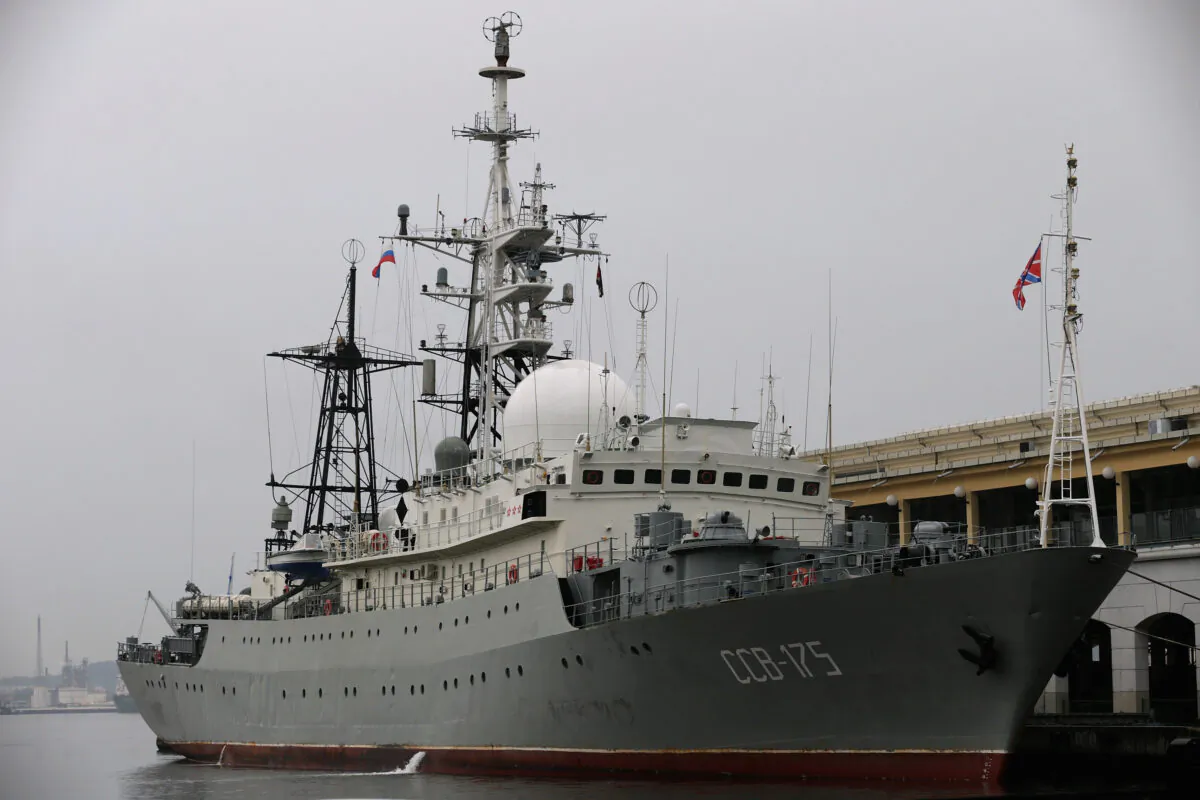 The Viktor Leonov CCB-175, a Russian Navy intelligence warship, is docked to a pier in Old Havana in Havana, Cuba, on Jan. 20, 2015. (Chip Somodevilla/Getty Images)