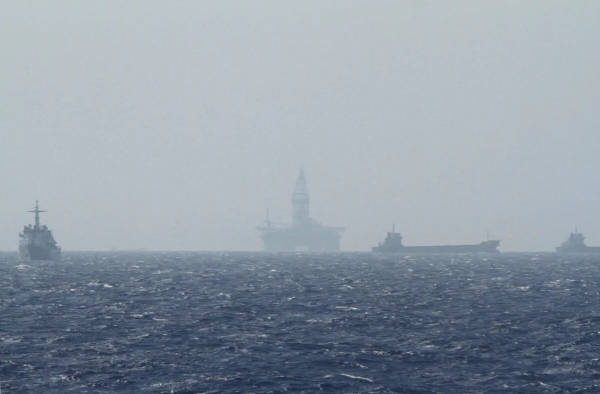 An oil rig (C) which China calls Haiyang Shiyou 981, and Vietnam refers to as Hai Duong 981, is seen in the South China Sea, off the shore of Vietnam on May 14, 2014. (Minh Nguyen/Reuters)