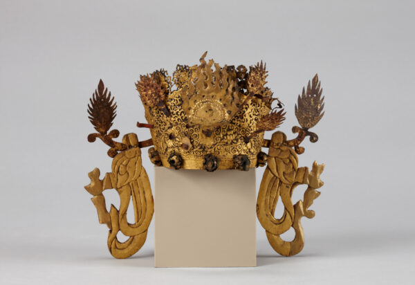 Bodhisattva Avalokiteshvara crown