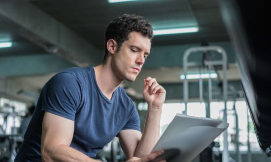 7 Tricks to Making Healthier New Year’s Resolutions That Stick