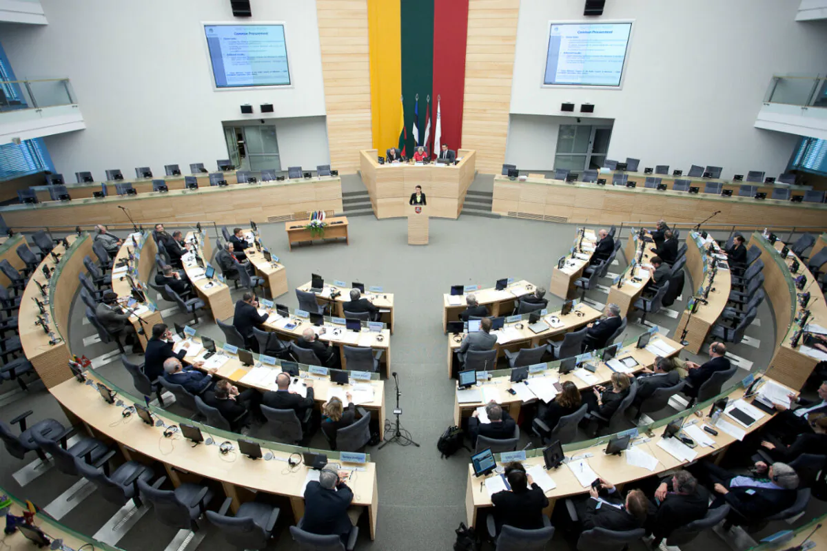 Lithuanian Parliament (Seimas) Hall. Members of the Parliament participate in the 31st Session of the Baltic Assembly in Vilnius, the capital of Lithuania on Nov. 9, 2012. (Saeima [CC BY-SA 2.0] https://creativecommons.org/licenses/by-sa/2.0)