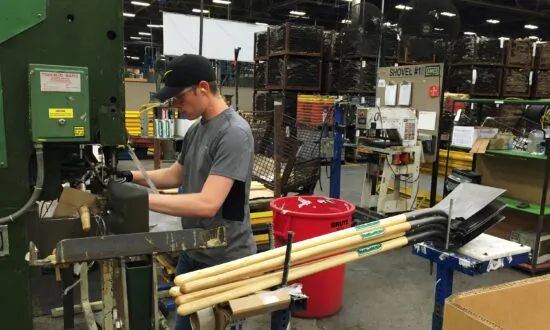 Pennsylvania Businesses Give Mixed Reaction to Biden’s Vaccine Mandate