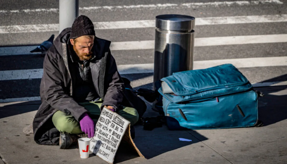 A homeless veteran requests assistance on Dec. 25, 2019. (Shutterstock)