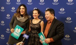 Shen Yun Enchants Violinist and Air Force Major