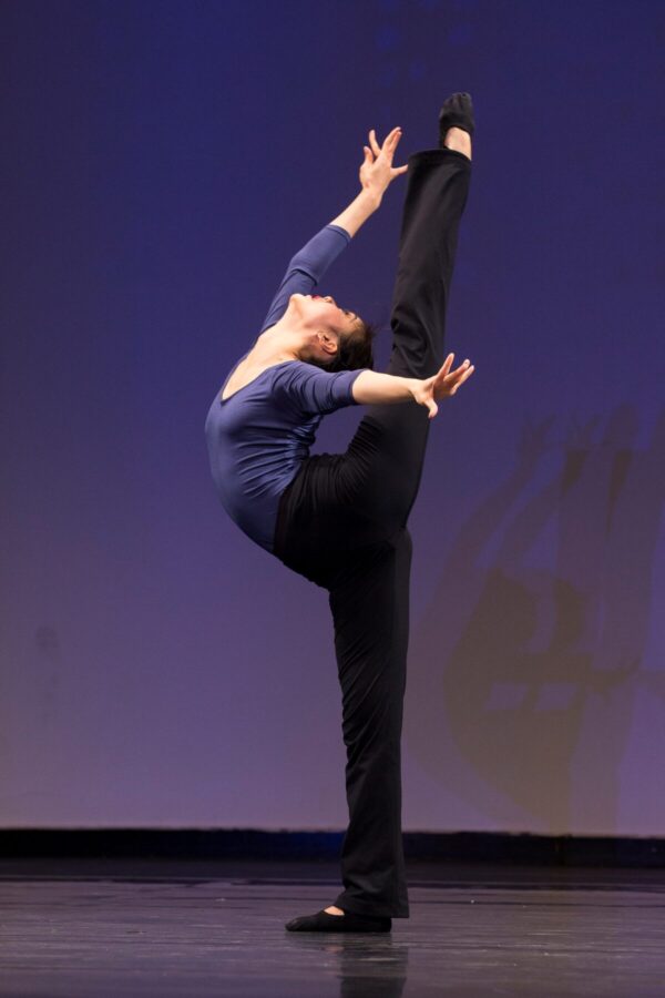 Shen-Yun-shenyun-dancer-12_31_Angela-Xiao-in-NTD-competition