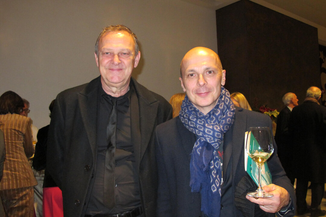 Davide Bombana (R) enjoyed Shen Yun Performing Arts at Teatro del Maggio Musicale Fiorentino on Dec. 27, 2019. (The Epoch Times)