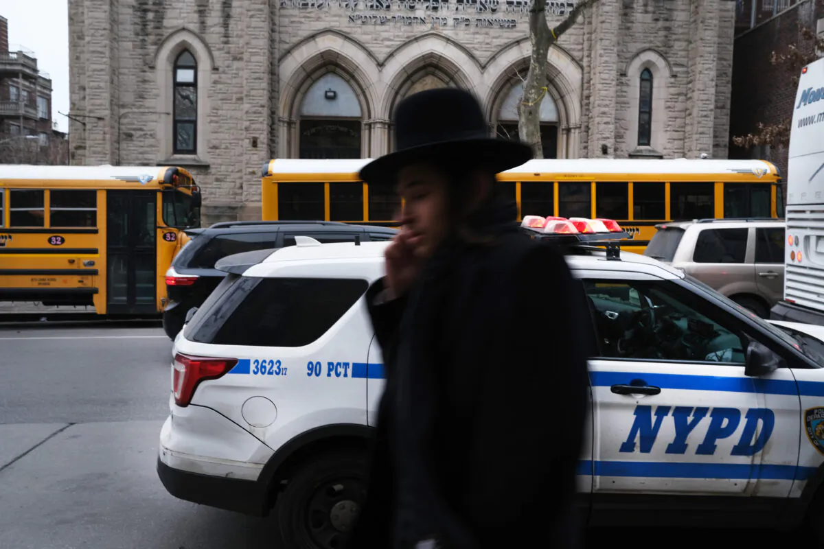 A member of an Orthodox Jewish community walks through a Brooklyn neighborhood on Dec. 29, 2019 in New York City. (Spencer Platt/Getty Images)