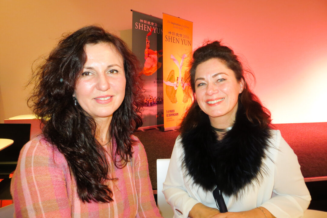 Anna van Herk (L) and Elvira Lapré enjoyed Shen Yun Performing Arts at the Chassé Theater in Breda, The Netherlands, on Jan. 29, 2020. (Peter Verbeek/The Epoch Times)