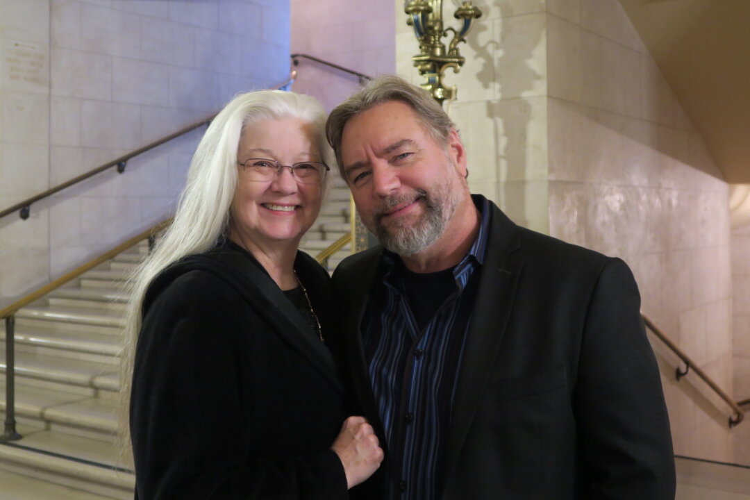 Peg Jackson and Michael van Auken attend Shen Yun Performing Arts at San Francisco's War Memorial Opera House, Jan. 1, 2020. (Michelle Yang/The Epoch Times) 