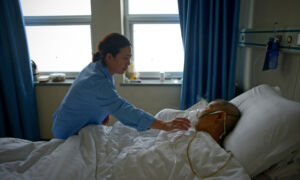 Viral Pneumonia Outbreak in Central Chinese City Ignites Panic