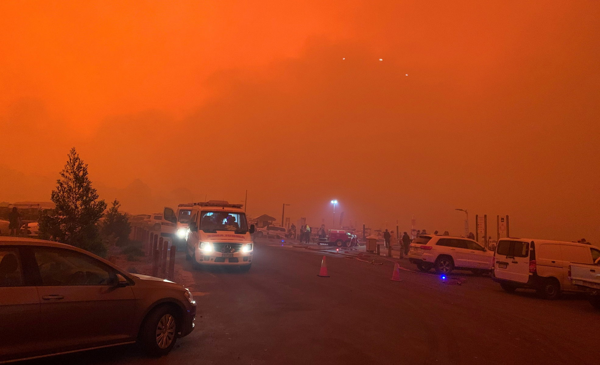 mallacoota victoria australia bushfires