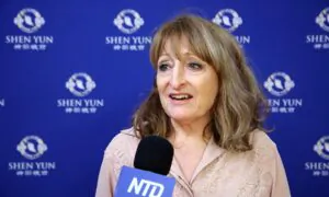 Former Actor Admires a Shen Yun Dance as Beautifully Acted