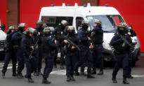 French Police Shoot Attacker Dead After Stabbing Spree in Paris Park
