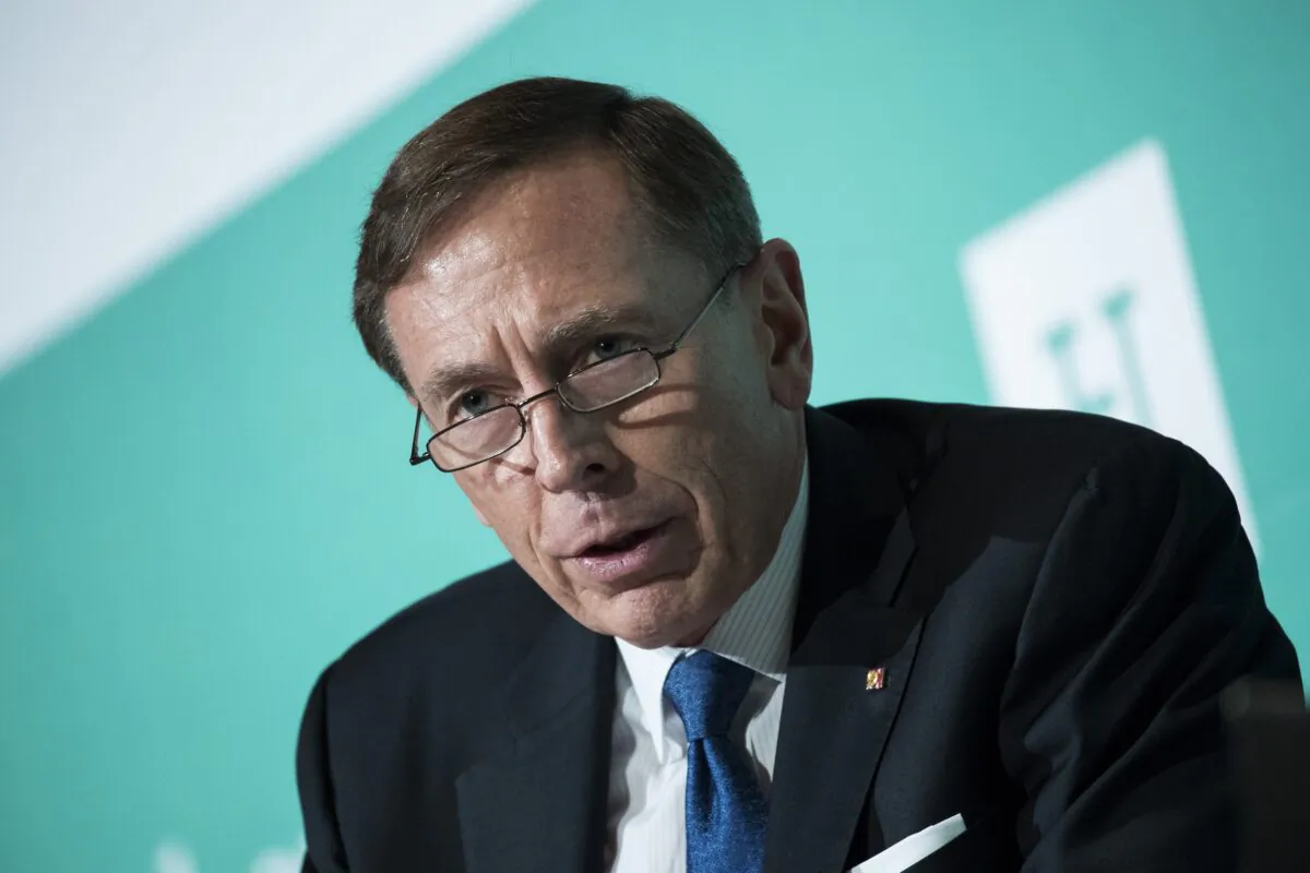 Retired U.S. Army General David Petraeus speaks in Washington in a file photograph. (Drew Angerer/Getty Images)