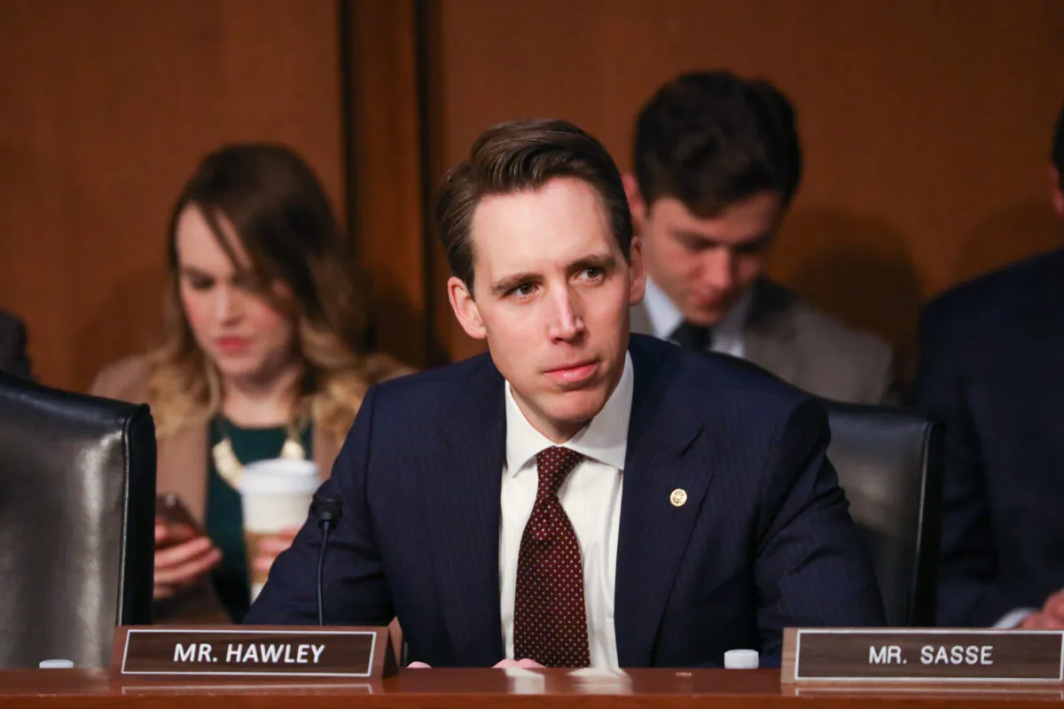 Senate Judiciary Committee member Sen. Josh Hawley (R-Mo.) attends the confirmation hearing of Attorney General nominee William Barr at the Capitol in Washington on Jan. 15, 2019. (Charlotte Cuthbertson/The Epoch Times)