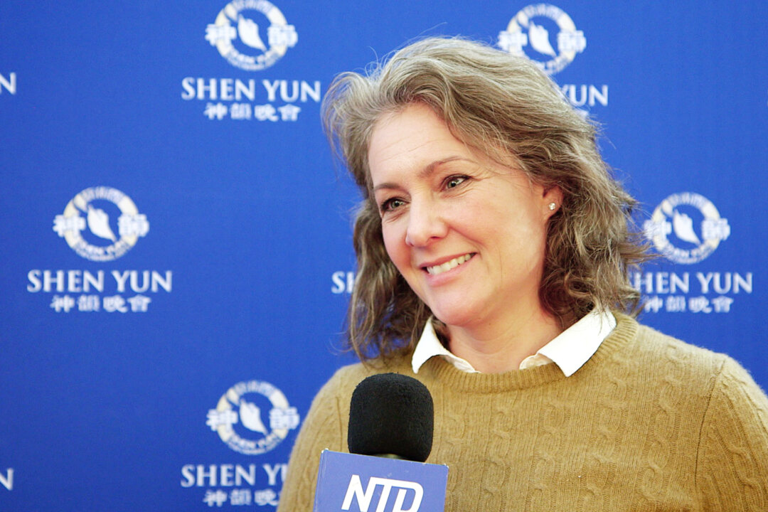 Judith Berard, acclaimed singer and songwriter, attended Shen Yun Performing Arts at Montreal's Place des Arts, Jan. 5, 2020. "I was crying," she said, "carried by the grace that enveloped me, and came from the stage." 
(NTD Television)
