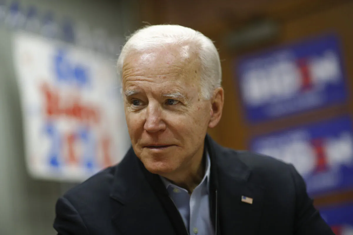 Democratic presidential candidate and former Vice President Joe Biden visits a campaign field office in in Waterloo, Iowa on Jan. 4, 2020. (Patrick Semansky/AP Photo)