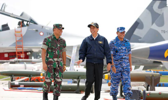 Indonesia Mobilizes Fishermen in Stand-off With China