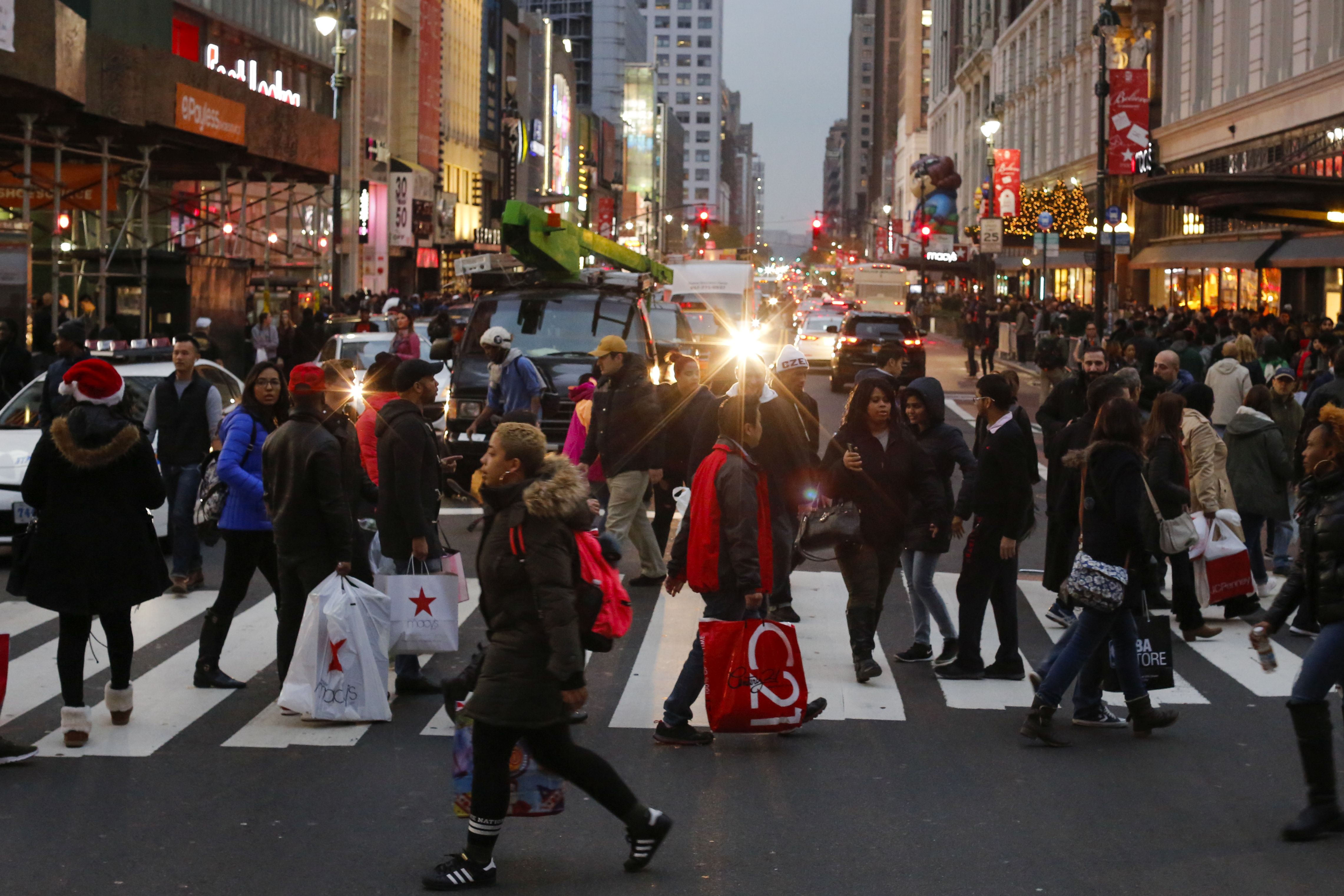 US Consumer Holiday Spending is Posting Big Numbers, Despite Anxiety About Inflation and the Economy - Vimarsana News