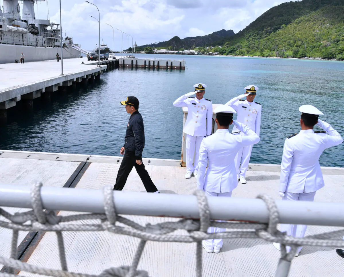 Indonesian President Joko Widodo visits a military base in Natuna, near the South China Sea, Indonesia, on Jan. 8, 2020. (Laily Rachev/Courtesy of Indonesian Presidential Palace/Handout via Reuters)