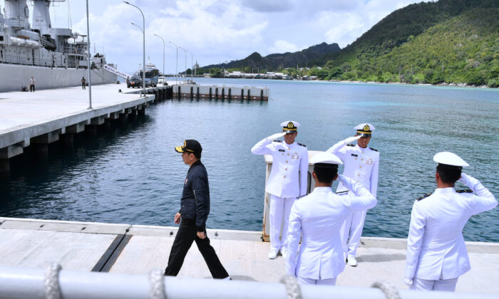 Indonesian President Joko Widodo visits a military base in Natuna, near the South China Sea, Indonesia, on Jan. 8, 2020. (Laily Rachev/Courtesy of Indonesian Presidential Palace/Handout via Reuters)