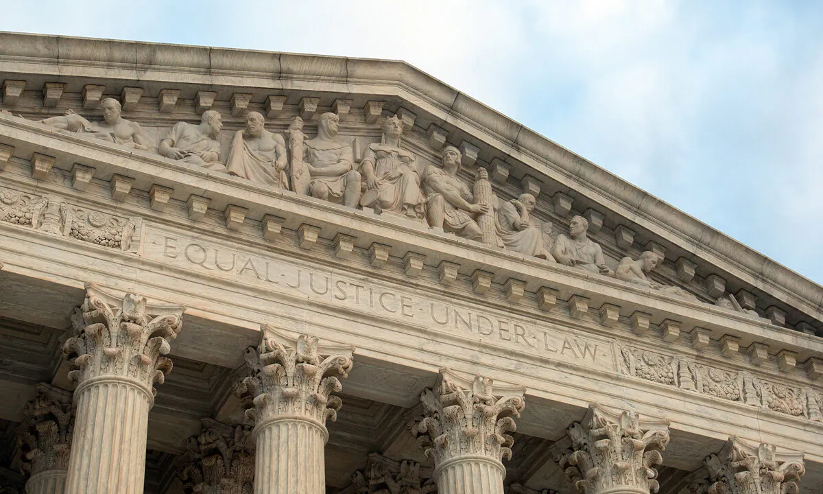 The Supreme Court of the United States in Washington on Dec. 4, 2018. (Samira Bouaou/The Epoch Times)