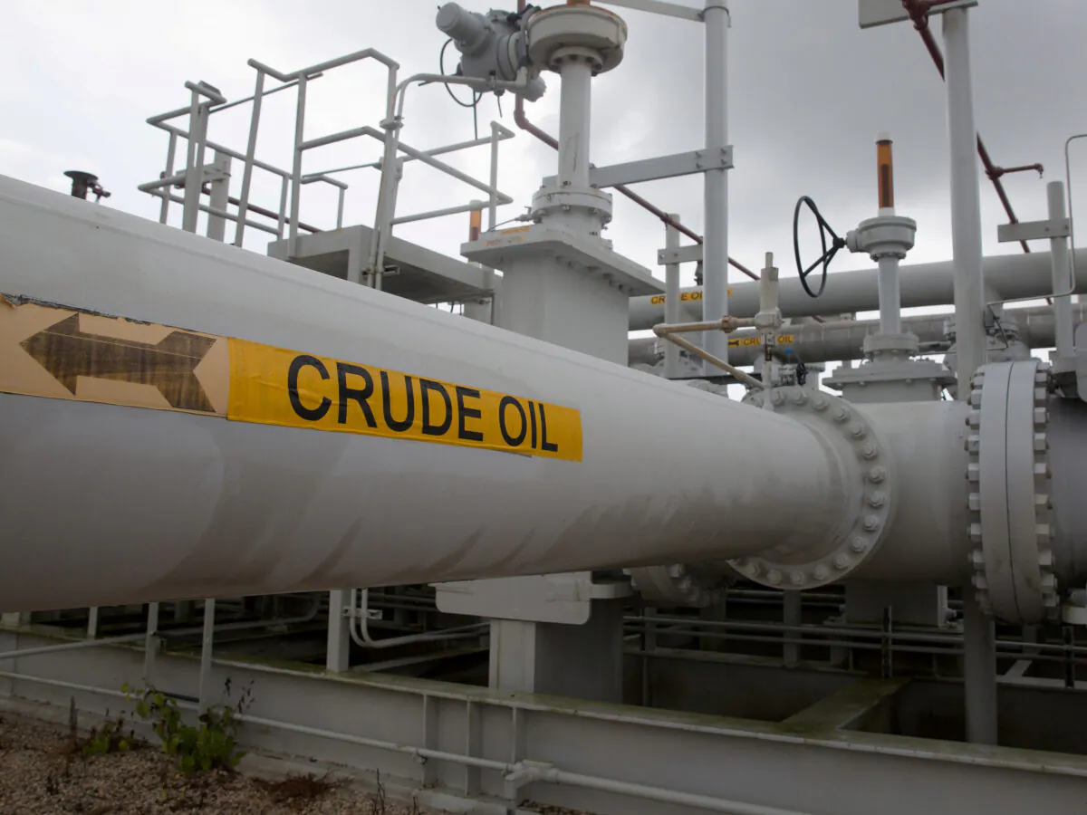 A maze of crude oil pipes and valves pictured during a tour by the Department of Energy at the Strategic Petroleum Reserve in Freeport, Texas, on June 9, 2016. (Reuters/Richard Carson)