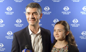 American Express Manager: Shen Yun ‘talked about the Creator and it did hit home for me’