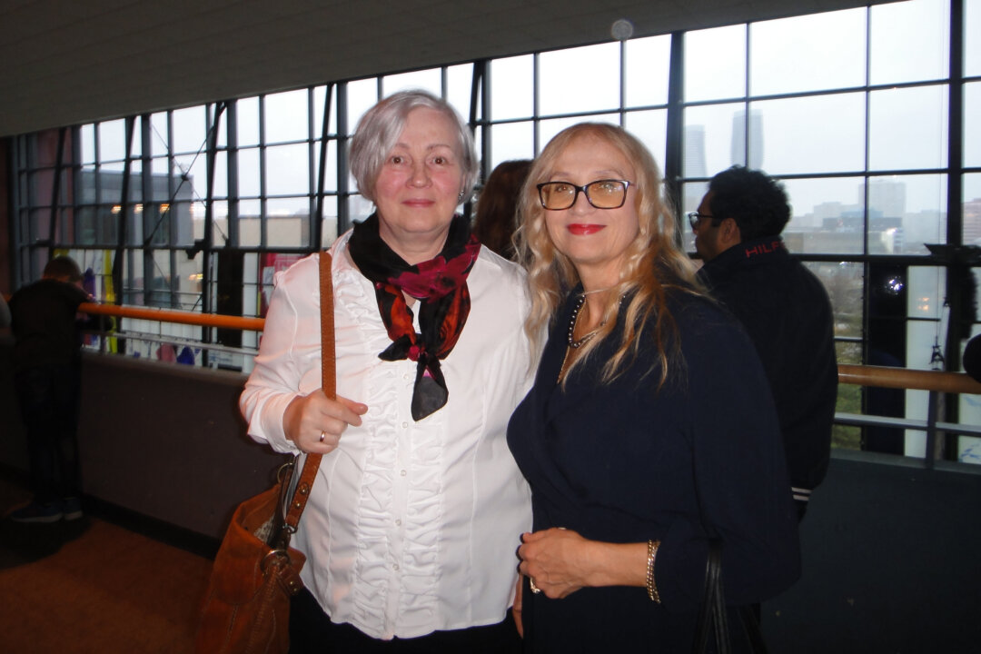Mezzo soprano Margaret Maye (R) and her companion attended Shen Yun Performing Arts at Mississauga's Living Arts Centre on Jan. 11, 2020. (Dongyu Teng/The Epoch Times)