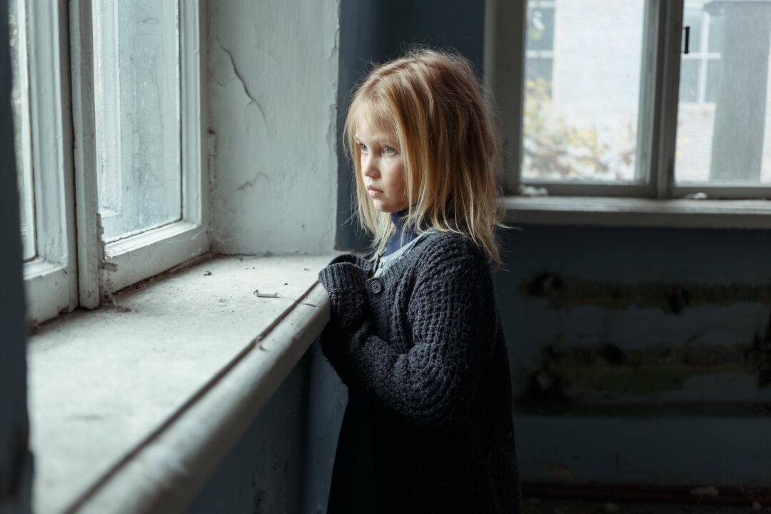 Childhood adversity has been linked to reduced brain size and increased chances of neurodevelopmental problems. (YAKOBCHUK VIACHESLAV/Shutterstock)
