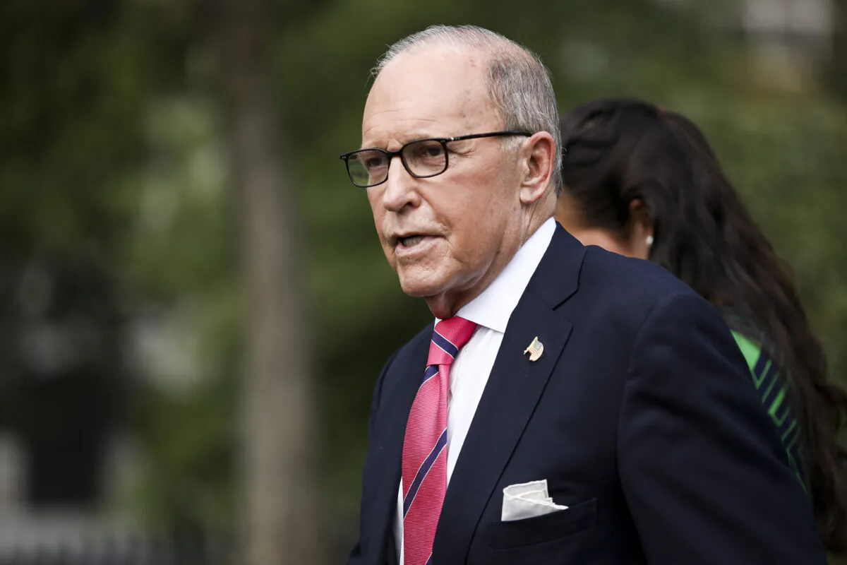Former White House economic adviser Larry Kudlow talks to media outside the White House in Washington on Sept. 26, 2019. (Charlotte Cuthbertson/The Epoch Times)