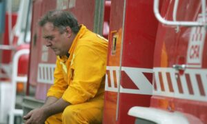 2 Years After Vaccine Mandate Scrapped, Firefighters Still Not Reinstated Despite Bushfires