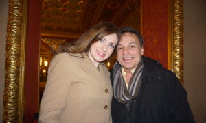 Love of Life Shines Through Shen Yun Dancers’ Eyes, Graphic Designer Says