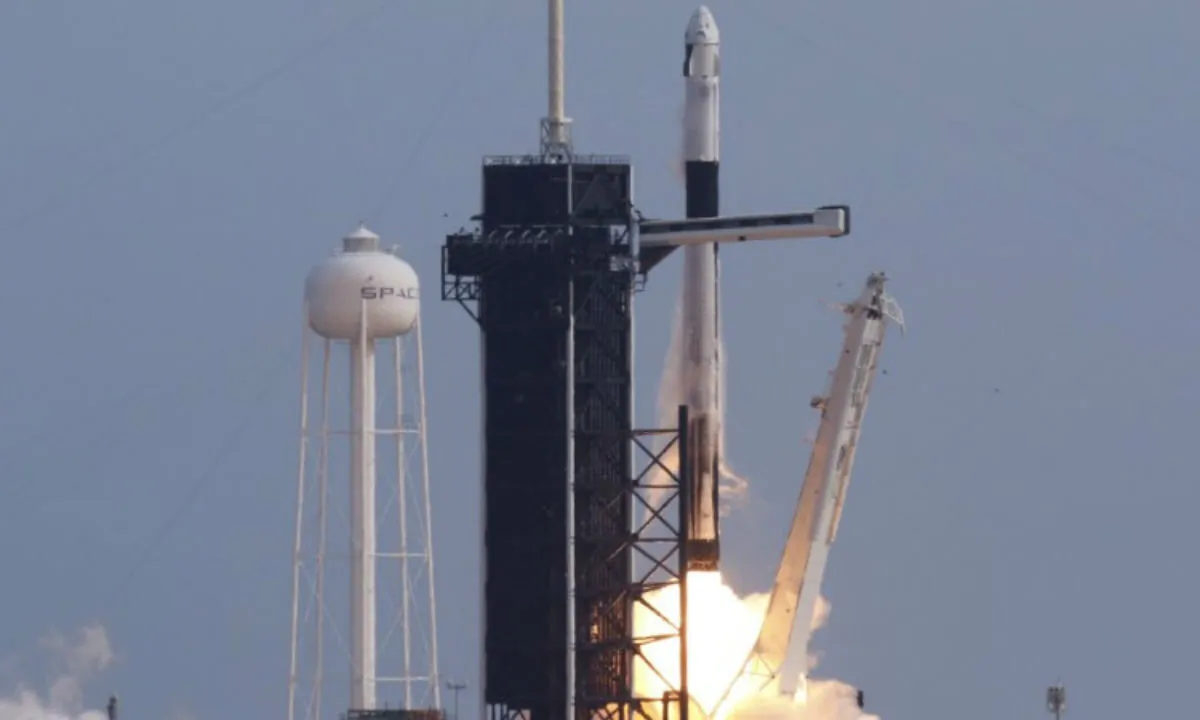 A SpaceX Falcon 9 rocket, carrying the Crew Dragon astronaut capsule, lifts off on an in-flight abort test, a key milestone completion before flying humans in 2020 under NASA's commercial crew program, from the Kennedy Space Center in Cape Canaveral, Fla., on Jan. 19, 2020. (Joe Skipper/Reuters)