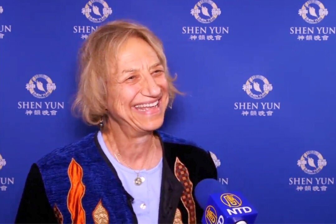 Kris Miller, singer-songwriter, attended Shen Yun Performing Arts at the California Center for the Arts in Escondido, Calif., Jan. 19, 2020 (NTD Television)